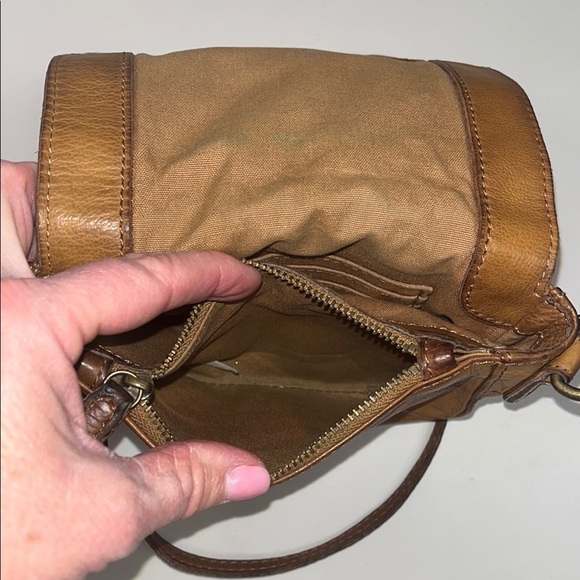 Liebeskind Berlin leather mini crossbody bag/ tan / preowned - Picture 10 of 12